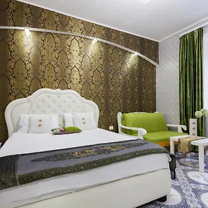 Leopolli Near Opera House Апартаменты